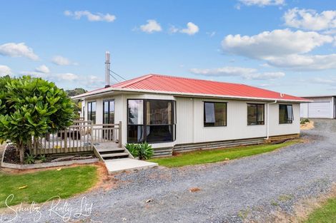 Photo of property in 178 Heatley Road, Whakapirau, Maungaturoto, 0583