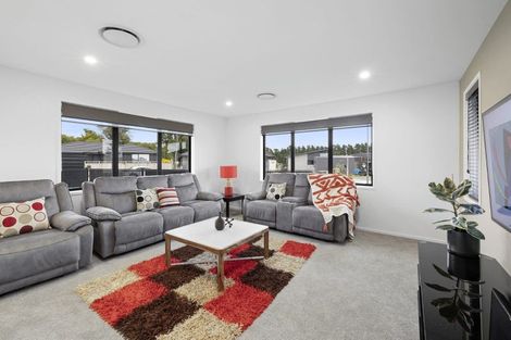 Photo of property in 8 Kararaina Close, Whalers Gate, New Plymouth, 4310