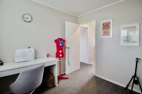 Photo of property in 2a Taipari Road, Te Atatu Peninsula, Auckland, 0610