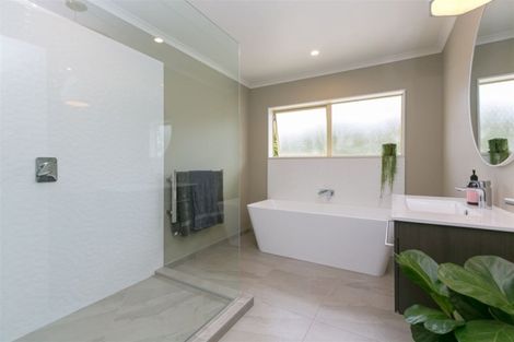 Photo of property in 457 Upland Road, Tarurutangi, New Plymouth, 4372