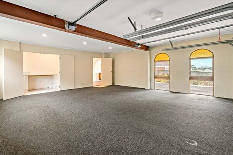 Photo of property in 18 Folkestone Street, Murrays Bay, Auckland, 0630