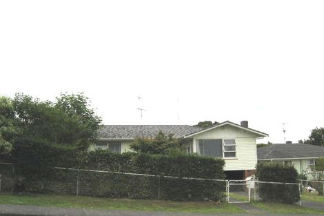 Photo of property in 10 Aplin Place, Birkdale, Auckland, 0626