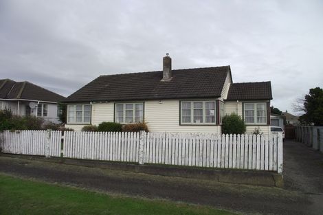 Photo of property in 42 Clyde Crescent, Roslyn, Palmerston North, 4414