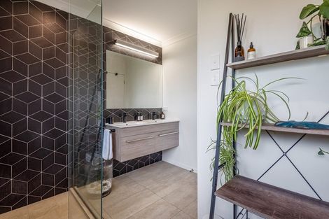 Photo of property in 3/7 Onepoto Road, Hauraki, Auckland, 0622