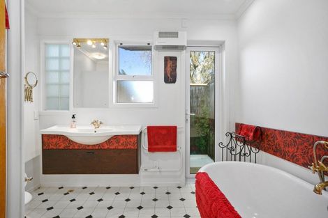 Photo of property in 10 Broadmeadows Road, Pukemoremore, Hamilton, 3493