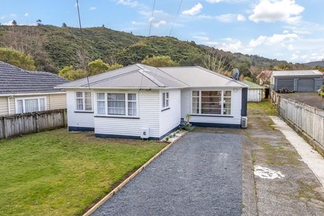 Photo of property in 95 Hine Road, Wainuiomata, Lower Hutt, 5014