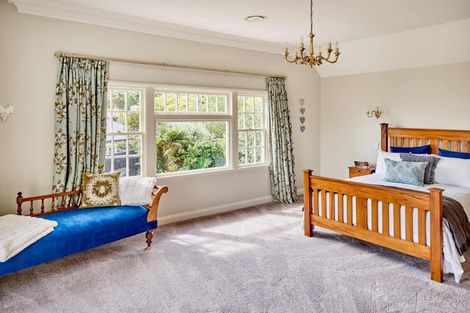 Photo of property in 60 Cheviot Road, Lowry Bay, Lower Hutt, 5013