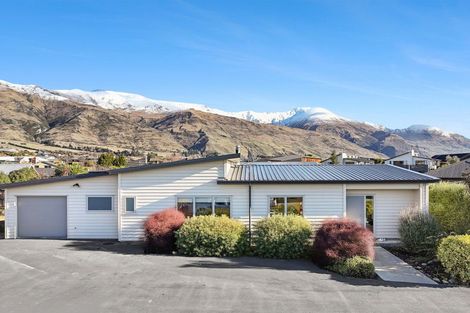 Photo of property in 2b Pebble Lane, Wanaka, 9305