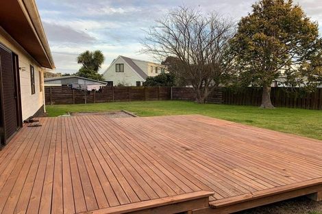 Photo of property in 10 Kirrama Place, Conifer Grove, Takanini, 2112