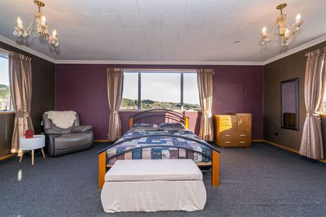 Photo of property in 66 Waldron Crescent, Green Island, Dunedin, 9018