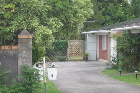 Photo of property in 2/9 Windy Ridge Road, Glenfield, Auckland, 0629