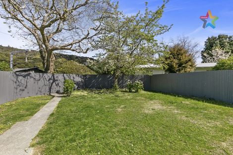 Photo of property in 15 Watkins Grove, Taita, Lower Hutt, 5011