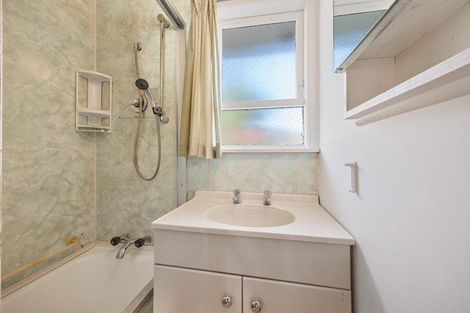 Photo of property in 84 Barrys Road, Glendene, Auckland, 0602