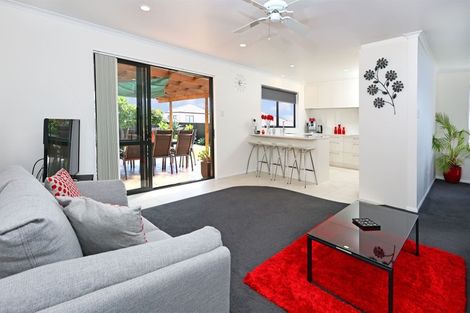 Photo of property in 3 Amesbury Rise, Henderson, Auckland, 0612