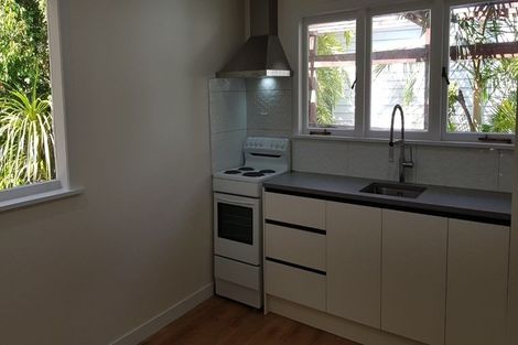 Photo of property in 24 Alexander Avenue, Torbay, Auckland, 0630