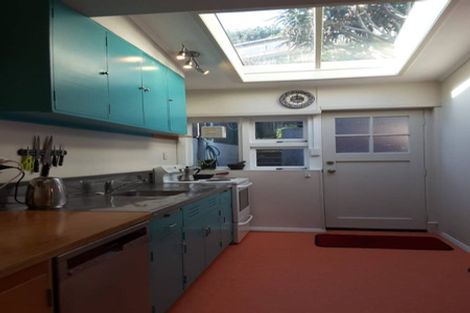 Photo of property in 236 The Esplanade, Island Bay, Wellington, 6023