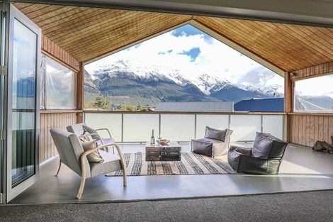 Photo of property in 8 Invincible Drive, Glenorchy, 9372