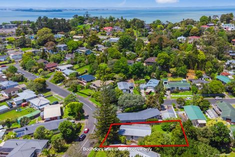 Photo of property in 22 Pendlebury Street, Green Bay, Auckland, 0604