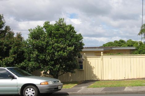 Photo of property in 1/25 Target Road, Totara Vale, Auckland, 0629