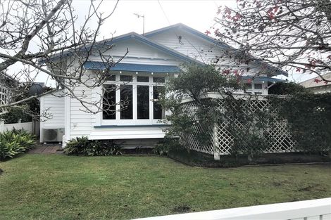Photo of property in 11 Hanlon Crescent, Narrow Neck, Auckland, 0624