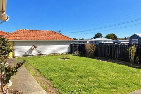 Photo of property in 6 Waihi Road, Hawera, 4610