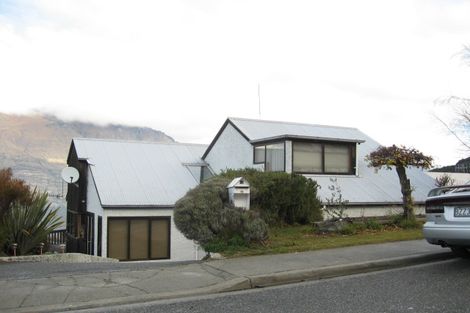 Photo of property in 14 Dart Place, Fernhill, Queenstown, 9300