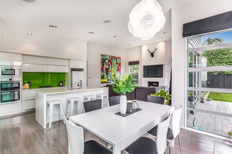 Photo of property in 42 Livingstone Street, Westmere, Auckland, 1022