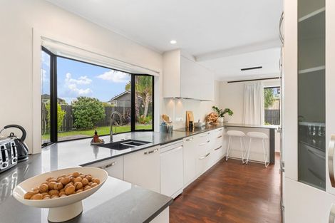Photo of property in 10 Springfield Street, Forrest Hill, Auckland, 0620