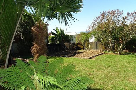 Photo of property in 18 Fairway Avenue, Red Beach, 0932