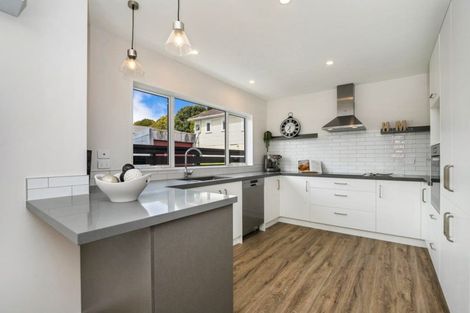 Photo of property in 3 Danden Way, Pukekohe, 2120