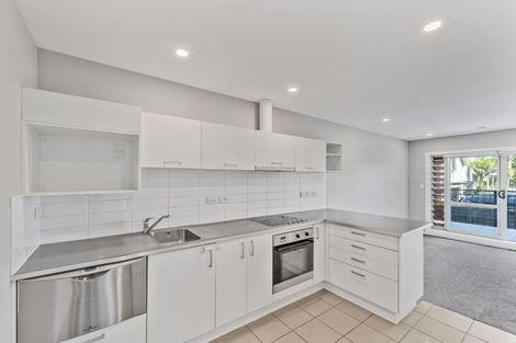 Photo of property in 10a/71 Spencer Road, Oteha, Auckland, 0632