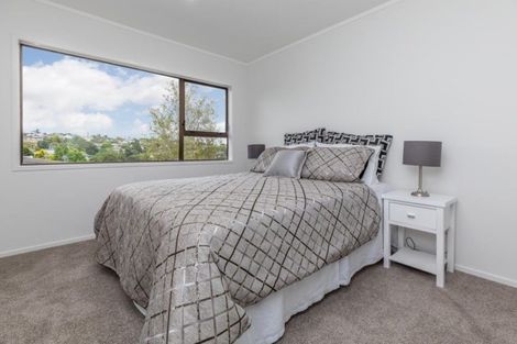 Photo of property in 2/283 Glenfield Road, Glenfield, Auckland, 0629