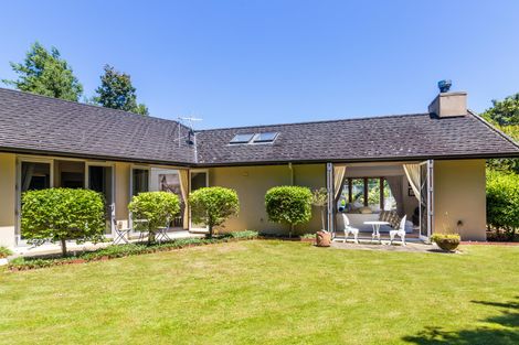 Photo of property in 5 Cameron Drive, Acacia Bay, Taupo, 3385