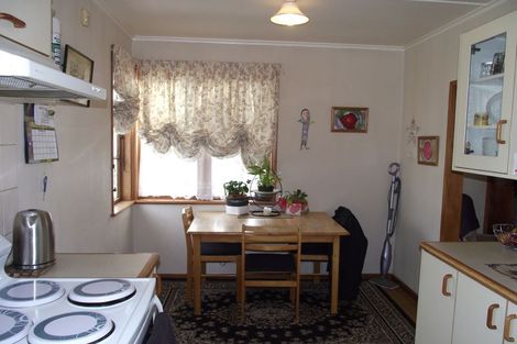 Photo of property in 42 Clyde Crescent, Roslyn, Palmerston North, 4414