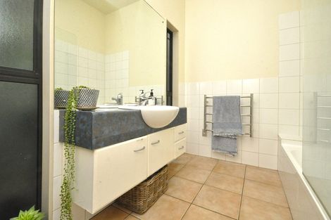 Photo of property in 2/710 East Coast Road, Milford, Auckland, 0620