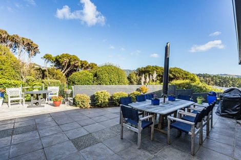 Photo of property in 6 The Fjord, Aotea, Porirua, 5024