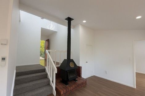 Photo of property in 14 Elsted Place, Goodwood Heights, Auckland, 2105