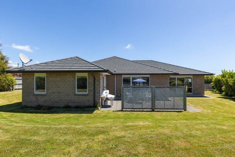 Photo of property in 74 Fernbrook Drive, Hurworth, New Plymouth, 4310