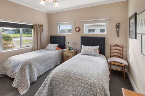 Photo of property in 119 Weraroa Road, Waverley, 4510