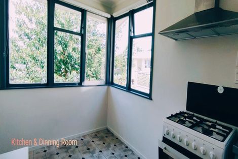 Photo of property in 8 Granby Place, Westown, New Plymouth, 4310