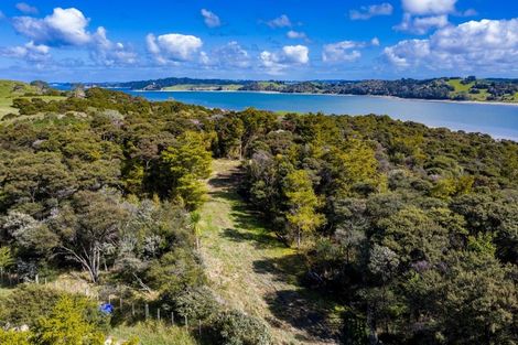 Photo of property in 239 Rangiora Road, Kaiwaka, 0573