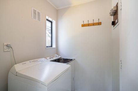 Photo of property in 2/14 Charles Street, Hauraki, Auckland, 0622