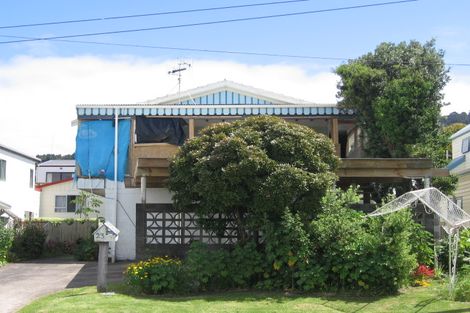 Photo of property in 23 Beach Road, Waihi Beach, 3611