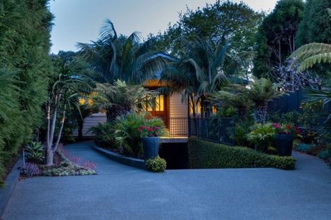 Photo of property in 26 Cameron Road, Bluff Hill, Napier, 4110