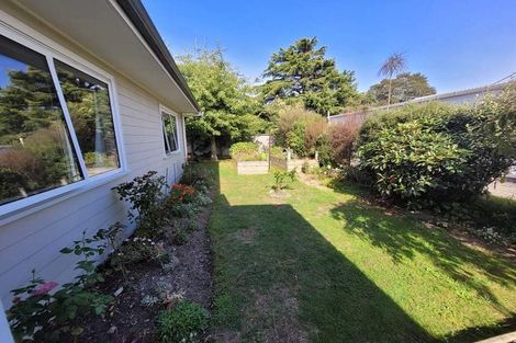 Photo of property in 2 Sam Meads Way, Greytown, 5712