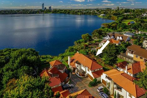 Photo of property in 4/76 Shakespeare Road, Milford, Auckland, 0620