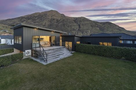 Photo of property in 4 Sandford Terrace, Lower Shotover, Queenstown, 9304