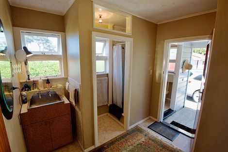 Photo of property in 24 Whangaimoana Beach Road, Whangaimoana, Featherston, 5772