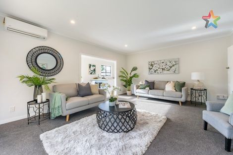 Photo of property in 15 Heretaunga Square, Silverstream, Upper Hutt, 5019