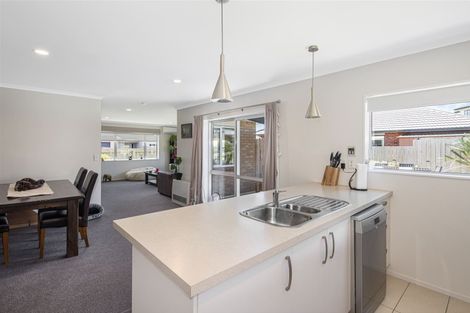 Photo of property in 5 Saint Vincent Terrace, Grenada Village, Wellington, 6037